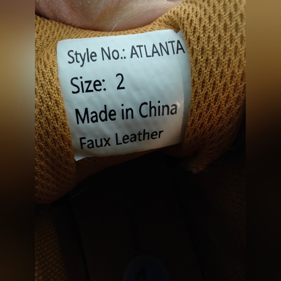 Boys Rocawear Boots Size 2 Style No.: Atlanta. Brown - Picture 3 of 5